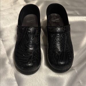 Dansko Black Textured Mules